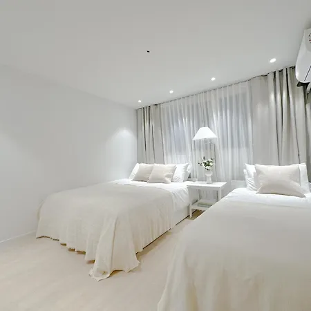 Designer Cozy 3Br House In Hongdae Apartment