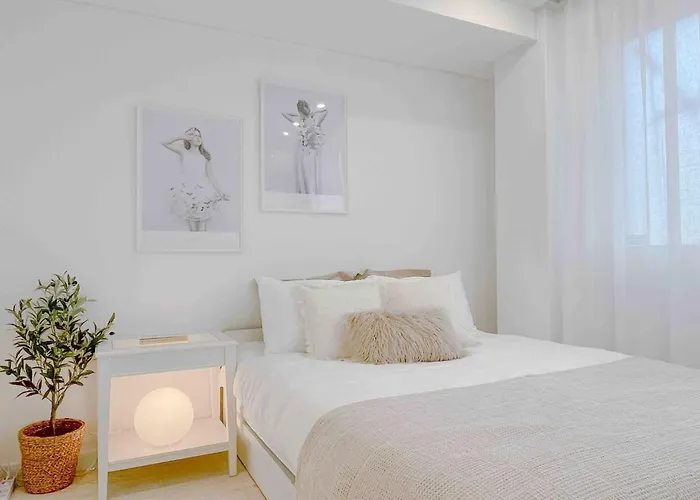 Designer Cozy 3br House In Hongdae
