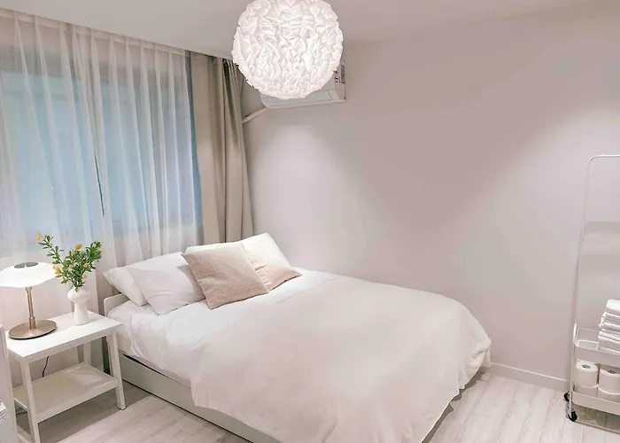 Designer Cozy 3br House In Hongdae アパート